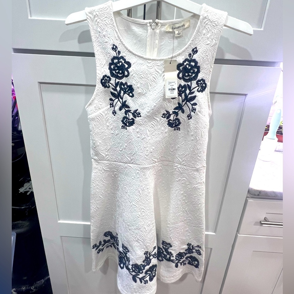 NWT Francesca’s embroidered dress